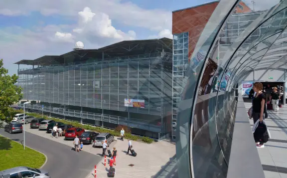 Parkhaus Flughafen Dresden Online Buchen www.mdf-ag.com