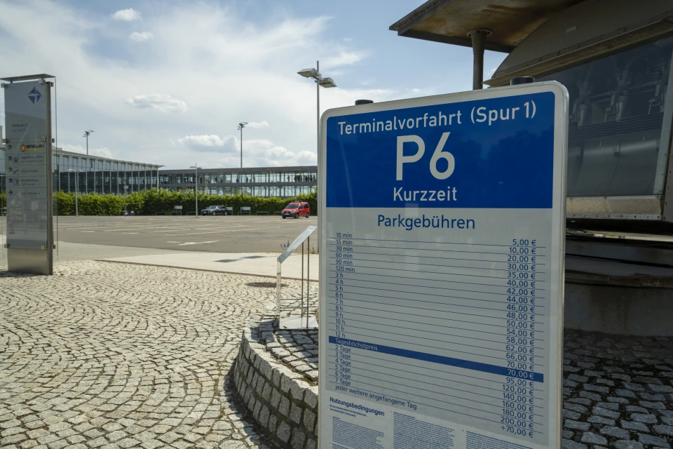 Parken Flughafen Halle Leipzig Während Dem Urlaub www.mdf-ag.com