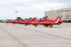 Red Arrows auf dem Vorfeld am DRS